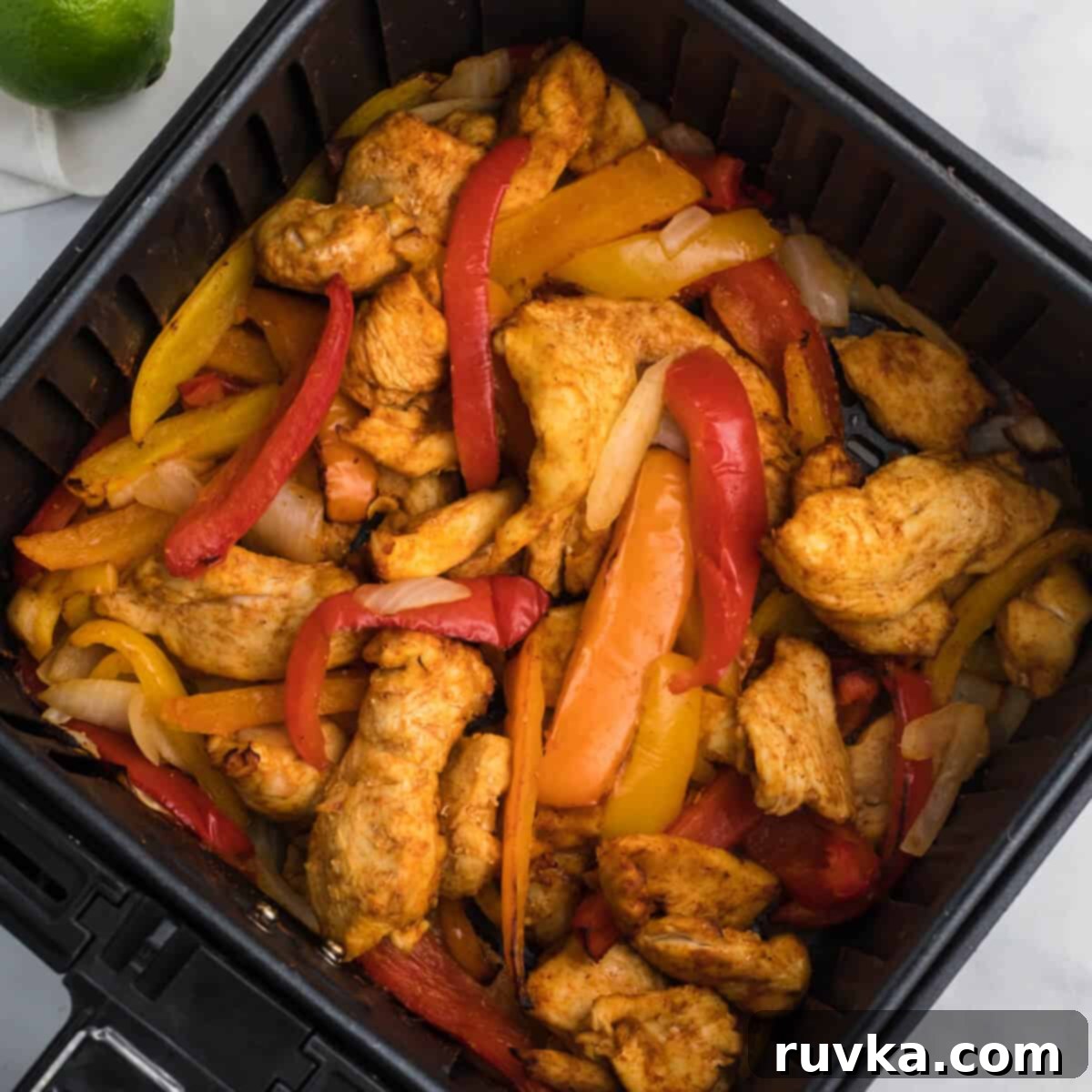 Easy Air Fryer Chicken Fajitas 37 featured 1770