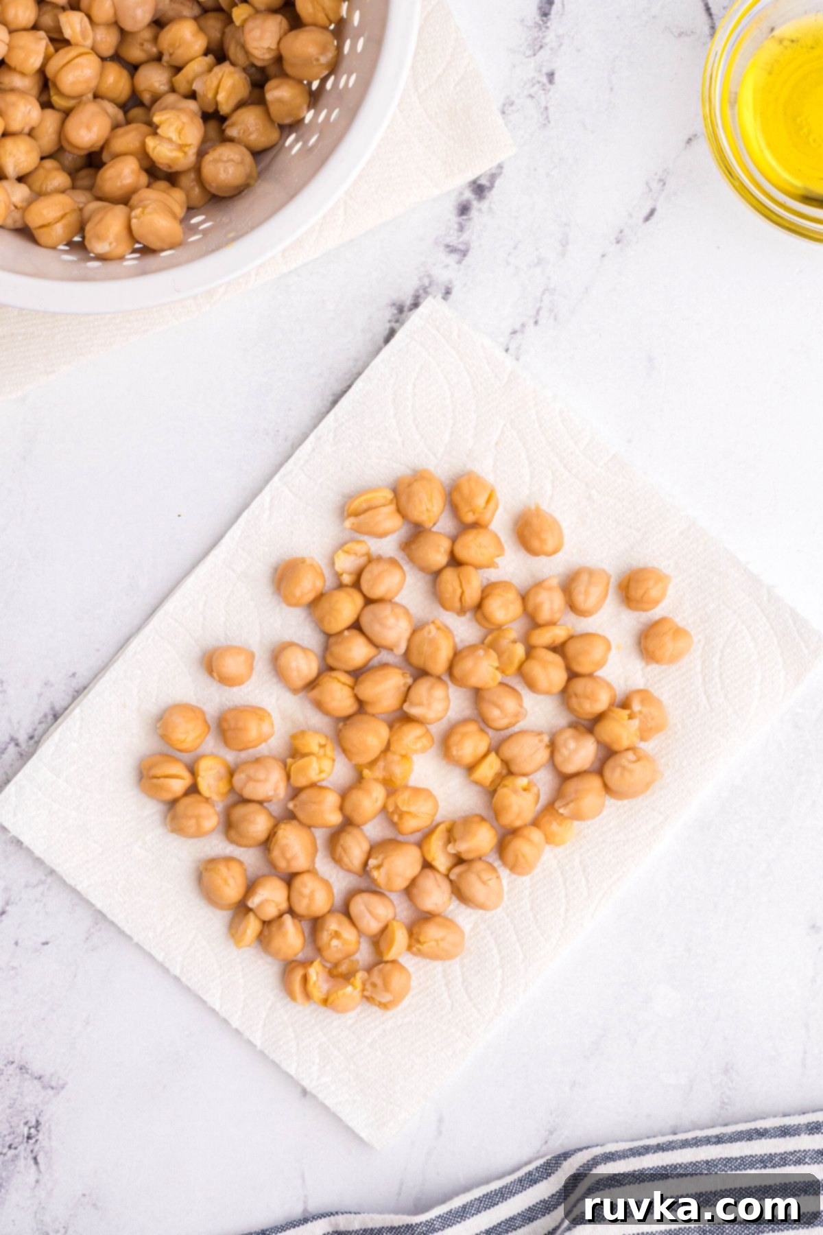 Crispy Air Fryer Chickpeas 4 Chickpeas drained and pat dry on a paper towel